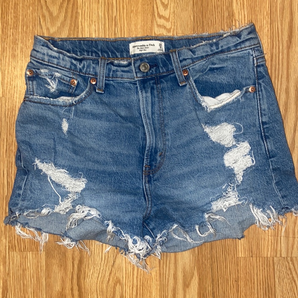 Abercrombie & Fitch - The Mom Short High Rise CURVE LOVE - Size 29/8